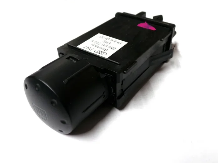 Audi TT 8N Schalter Heckscheibenheizung Heizung Heckscheibe 8N0941503A